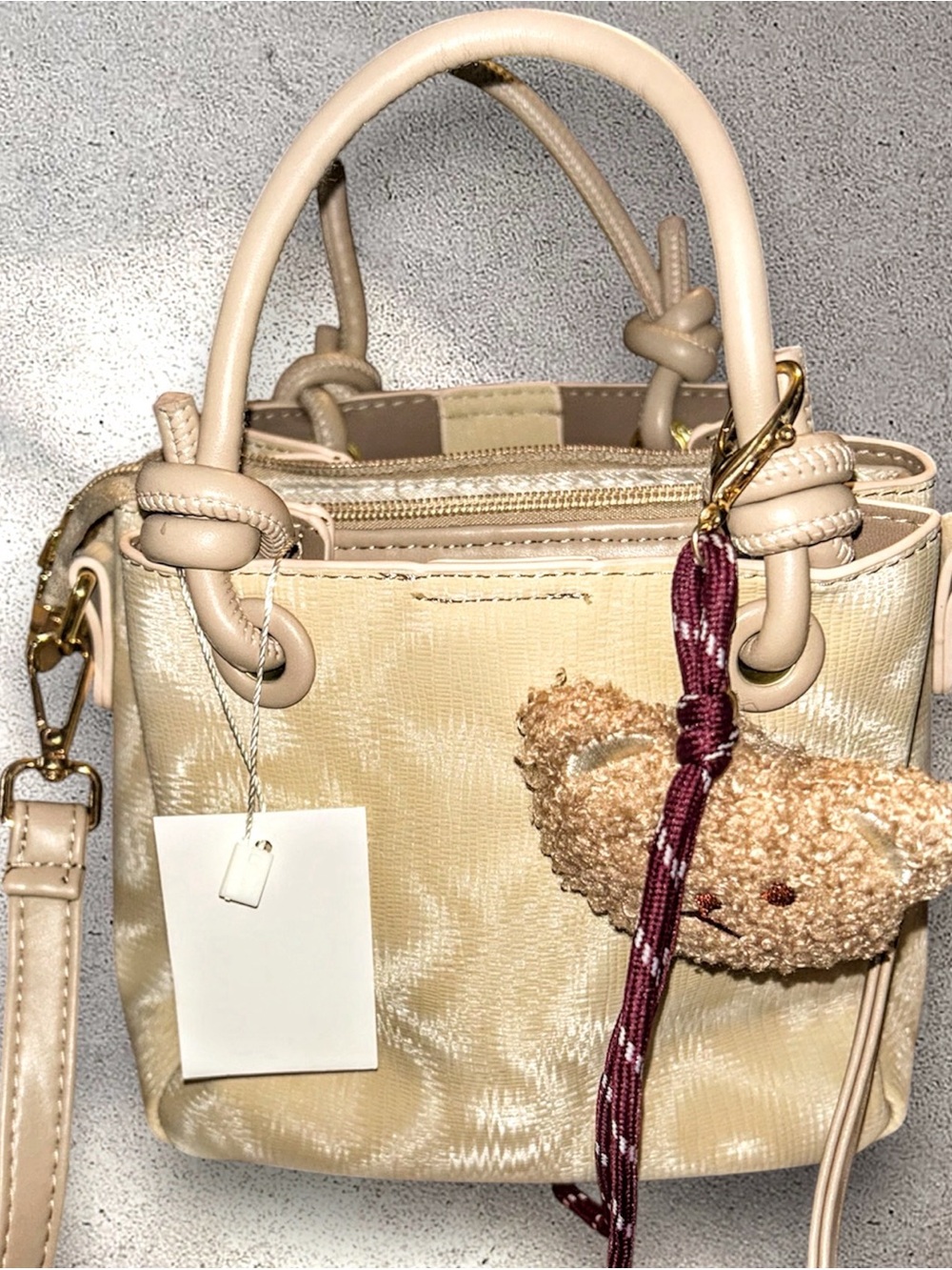 Yellow Tote Crossbody with Teddy Charm, very spacious 🌻